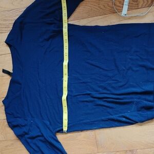 NAVY BLUE Crew Neck VNPLC I'VORY Knit Top Sz M STRETCH KNIT TEE 🧶